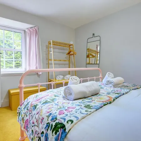 Kist Accommodates - Gallowgate - Dog Friendly & Optional Hot Tub Holiday home *
