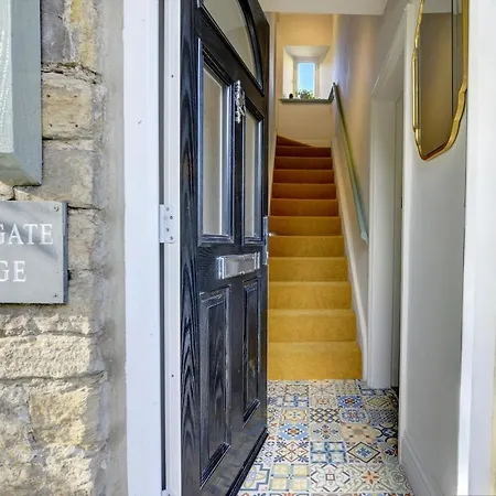 Kist Accommodates - Gallowgate - Dog Friendly & Optional Hot Tub Holiday home *